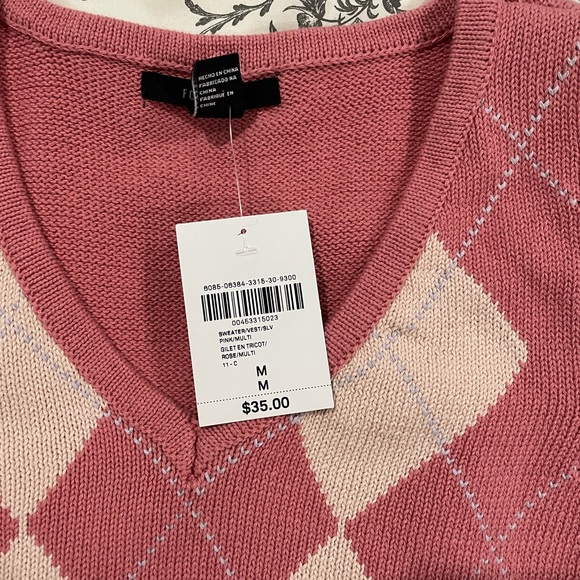 Pink sweater vest - Picture 2 of 2